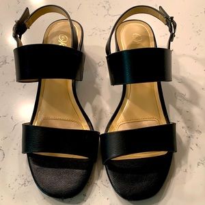 Black dress shoes